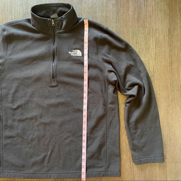 The NorthFace Fleece Half-Zip - Picture 8 of 9